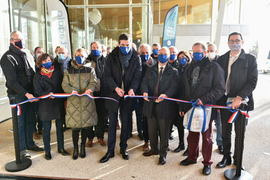Inauguration de la piscine du Pre Leroy en presence du Maire de Niort du Prefet et des representants des conseils regional et departemental. Inauguration du bassin nordique de Pre-Leroy